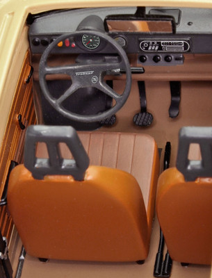 Revell Trabant 601 Universal 7070 Zorluk 3
