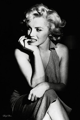 Pyramid International Maxi Poster - Marilyn Monroe - Sitting