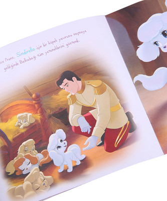 Disney Sevimli Saraylılar - Balkabağı Çıkartmalı Öykü Kitabı