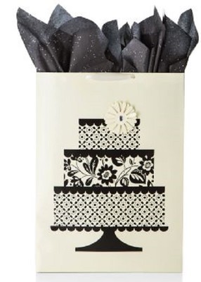 Hallmark Siyah Beyaz Cake Hediye Torbasi 40 cm EGB3146