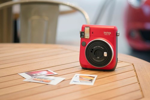 Fujifilm Instax Mini 70 Kırmızı Kamera (FOTSI00044)