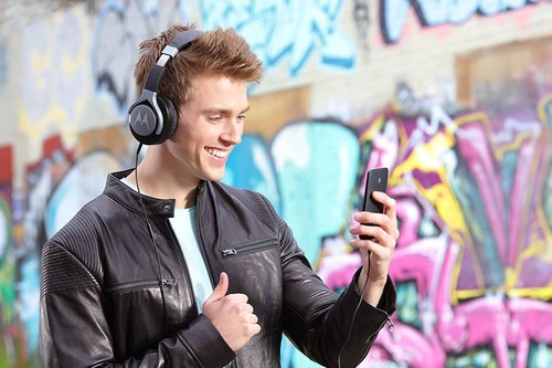 Motorola  Moto Pulse Max Kablolu Kulak-üstü Kulaklık
