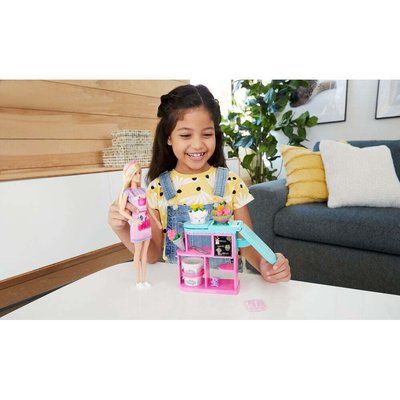 Barbie Çiçekçi Bebek ve Oyun Seti