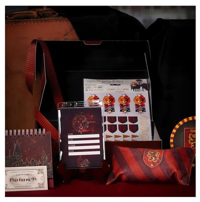 Wizarding World   Harry Potter Gift Box   Gryffindor