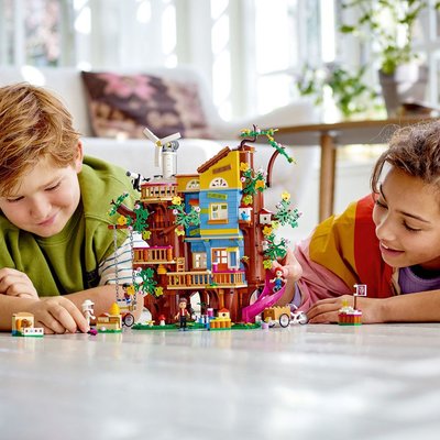 LEGO Friends Arkadaşlık Ağaç Evi 41703