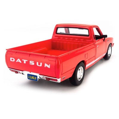 Maisto 1/24 1973 Datsun 620 Pick-up Model Araba