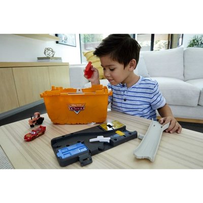 Cars Yarış Heyecanı Oyun Set HDN02