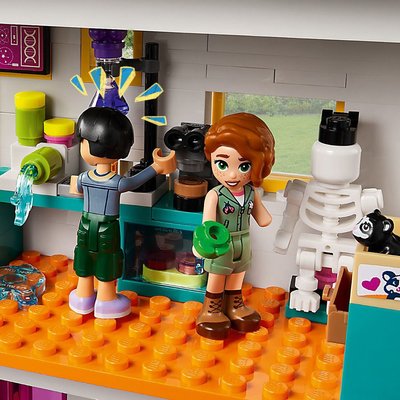 LEGO Friends Uluslararası Heartlake Okulu 41731