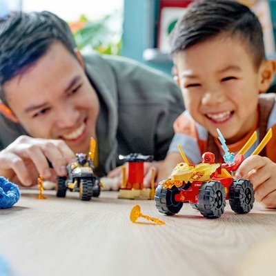Lego Kai ve Ras'ın Araba ve Motosiklet Savaşı 71789