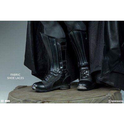 Sideshow Collectibles Batman Legendary Scale Figure