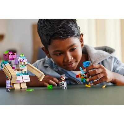 Lego Minecraft  Yutucu Hesaplaşması 21257
