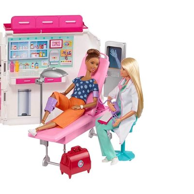 Barbie'nin Yeni Ambulansı