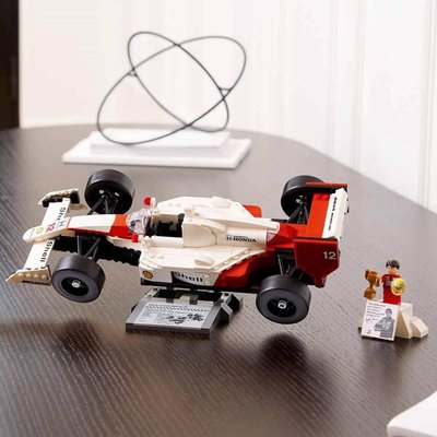 Lego McLaren MP4/4 & Ayrton Senna 10330