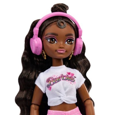 Barbie Dream Besties Paten Partisi Brooklyn Bebek ve AksesuarlarıJFX97