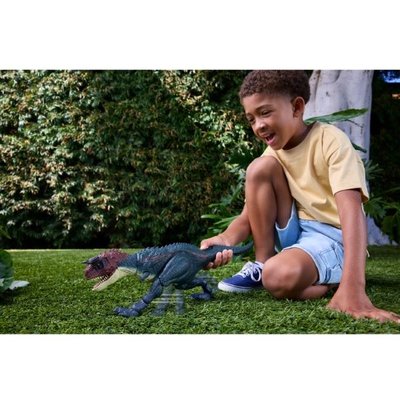 Jurassic World Carnotaurus Figürü JKG85