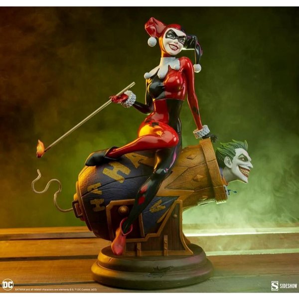 Sideshow Collectibles Harley Quinn and The Joker Diorama