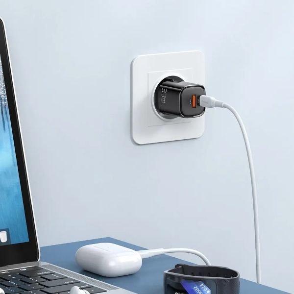 Mcdodo CH-0151 33w GaN PD 1xusb 1xtype-c Girişli Mini Hızlı Şarj Aleti – Siyah