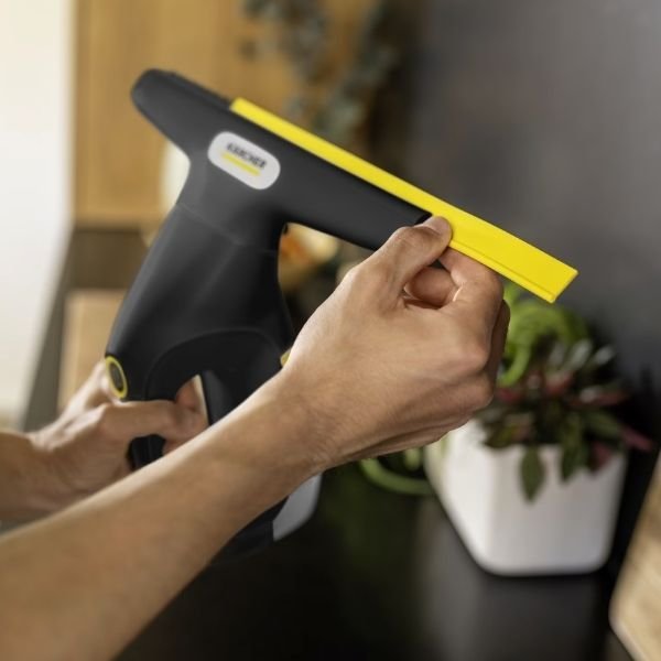 Karcher WV 3 Comfort Black Edition+ Cam Silme Makinesi